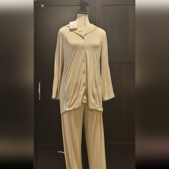 Frette Luxury New w/Tags 2024 Fall/Spring Pajamas Set Beige Retails:$$$$ - Picture 1 of 14